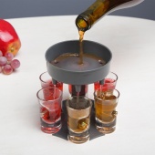 Набор непробиваемых стопок с наливатором «Русская рулетка»