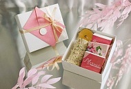 Корпоративные подарки для женщин на 8 Марта: стильные наборы от «Маракас»!